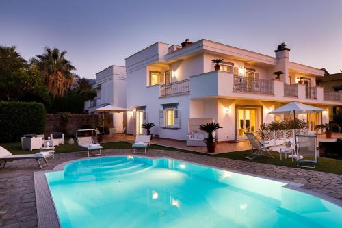 Villa D'Esposito Sorrento Coast — 4-Star Luxury Hotel in Sant'agnello, Italy