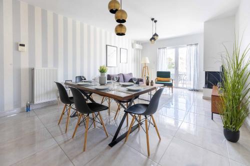 Modern Apartment in Piraeus Port D2 — 4-Star Luxury Hotel in Piraeus, Greece