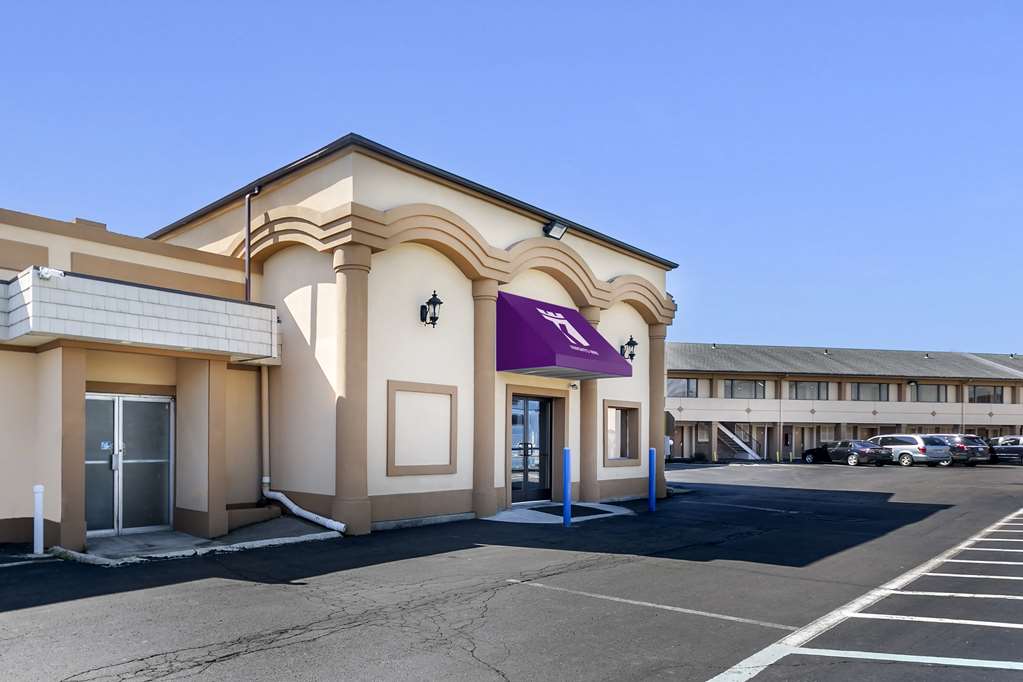 Rodeway Inn Bristol near Sesame Place - photo 4