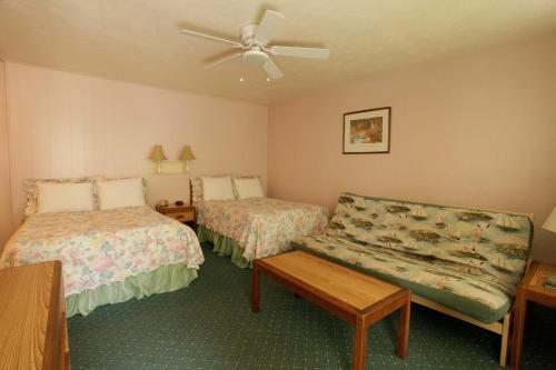 The Buckingham Motel Adults only - photo 27
