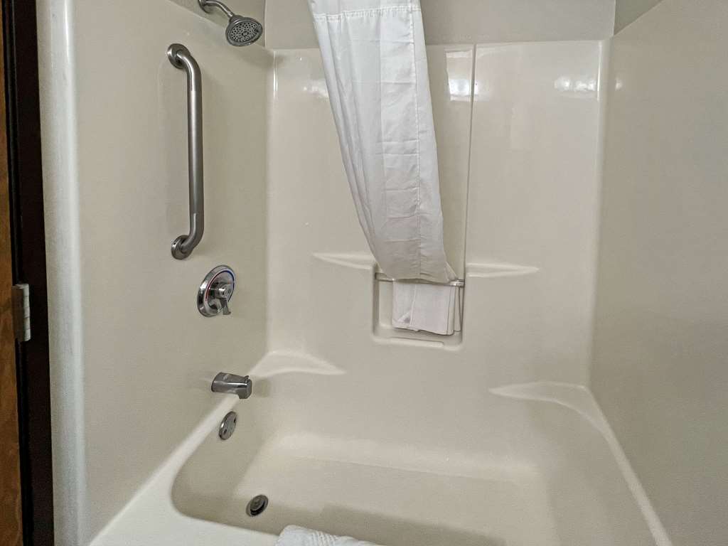Quality Inn Mitchell I 90 - photo 10