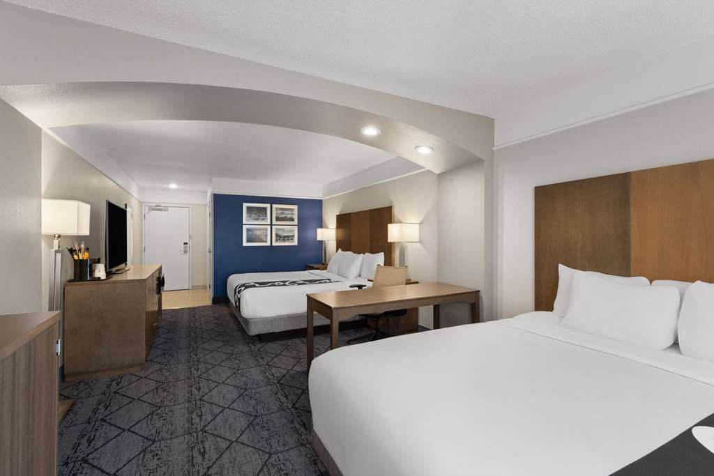 La Quinta Inn and Suites by Wyndham at WaTiki Waterpark - photo 15