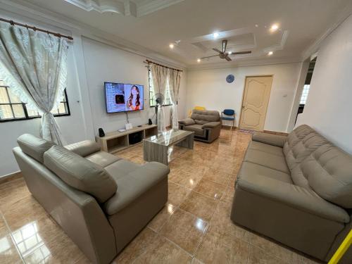 El Casa Homestay Miri — 4-Star Luxury Hotel in Miri, Malaysia