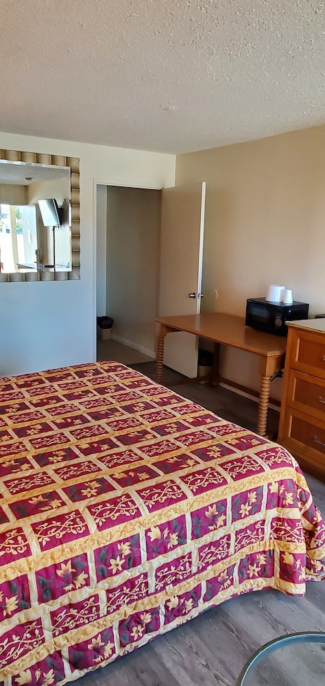 Anaheim National Inn - photo 32