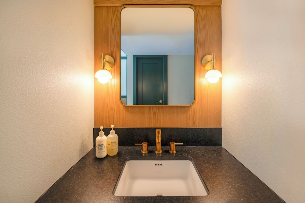 Royal Sun Palm Springs - photo 15