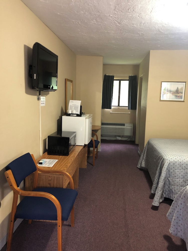 Laurel Park Inn - photo 8
