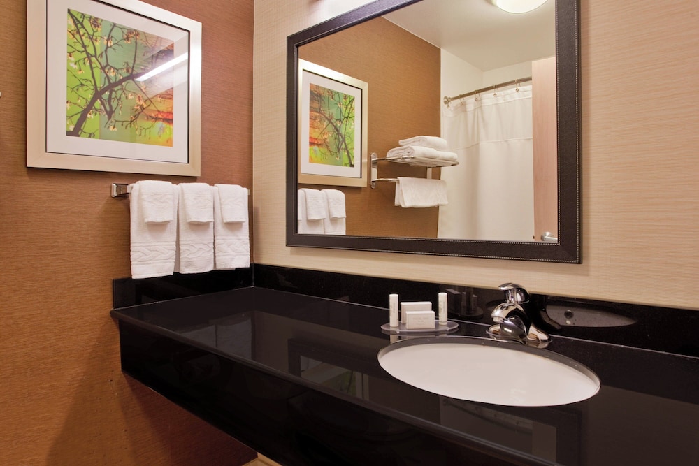 Fairfield Inn & Suites by Marriott San Antonio Market Square - photo 30