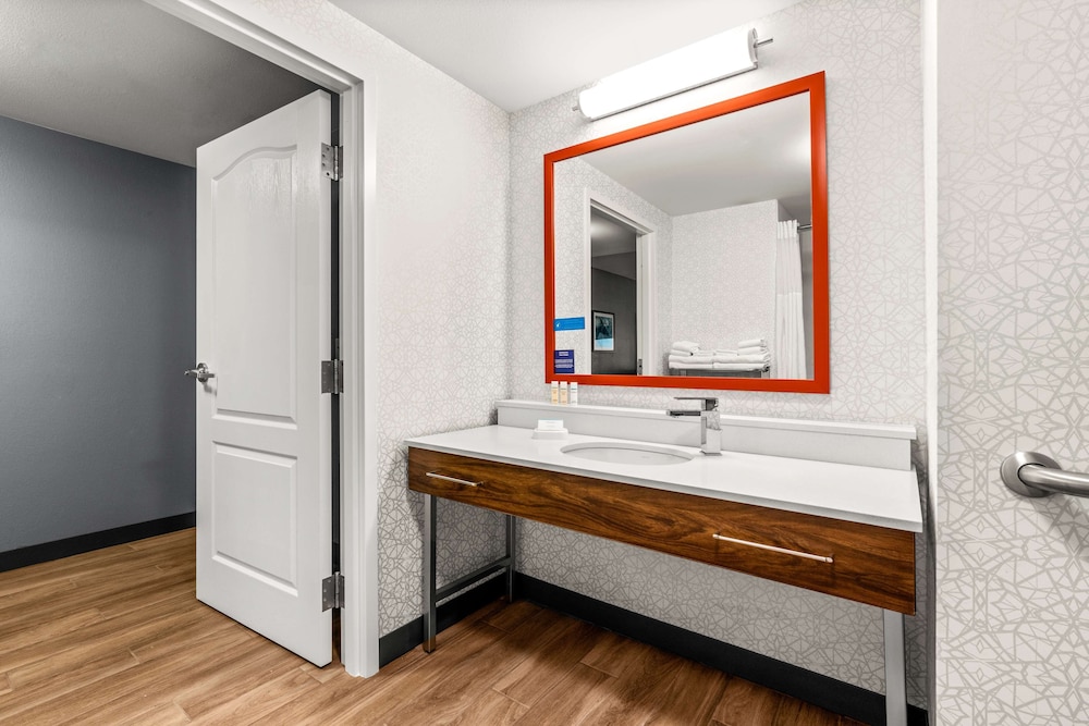 Hampton Inn & Suites Fairbanks - photo 16