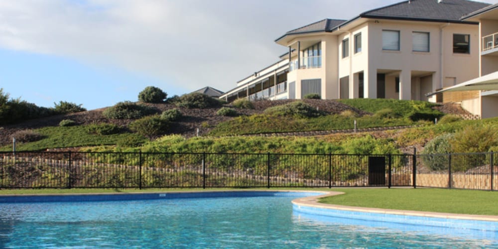 Lady Bay Hotel — 4-Star Luxury Hotel in Normanville, Australia