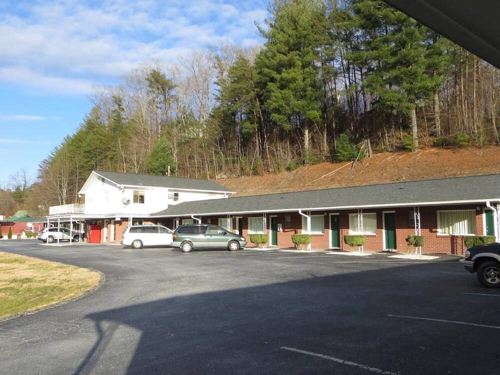 Regal Inn Clayton - photo 15