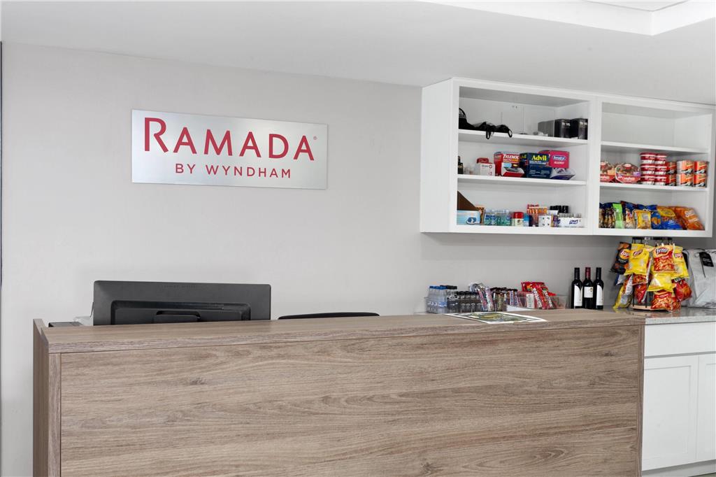 Ramada by Wyndham Milwaukee - photo 9