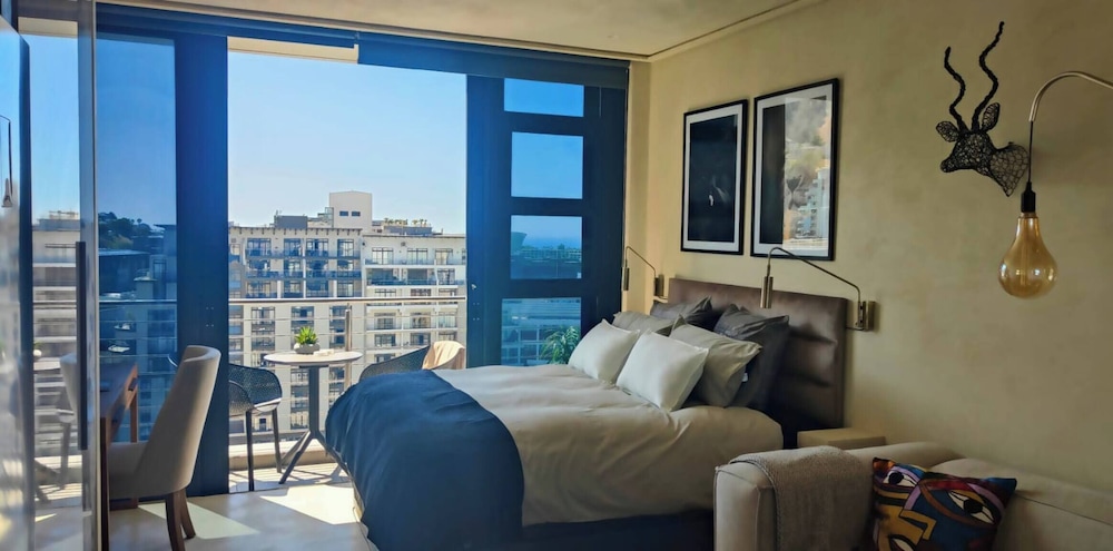 Exclusive Apt With Balcony Stunning Views & Pool