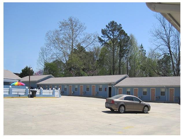 Scottish Inn Clanton - photo 4