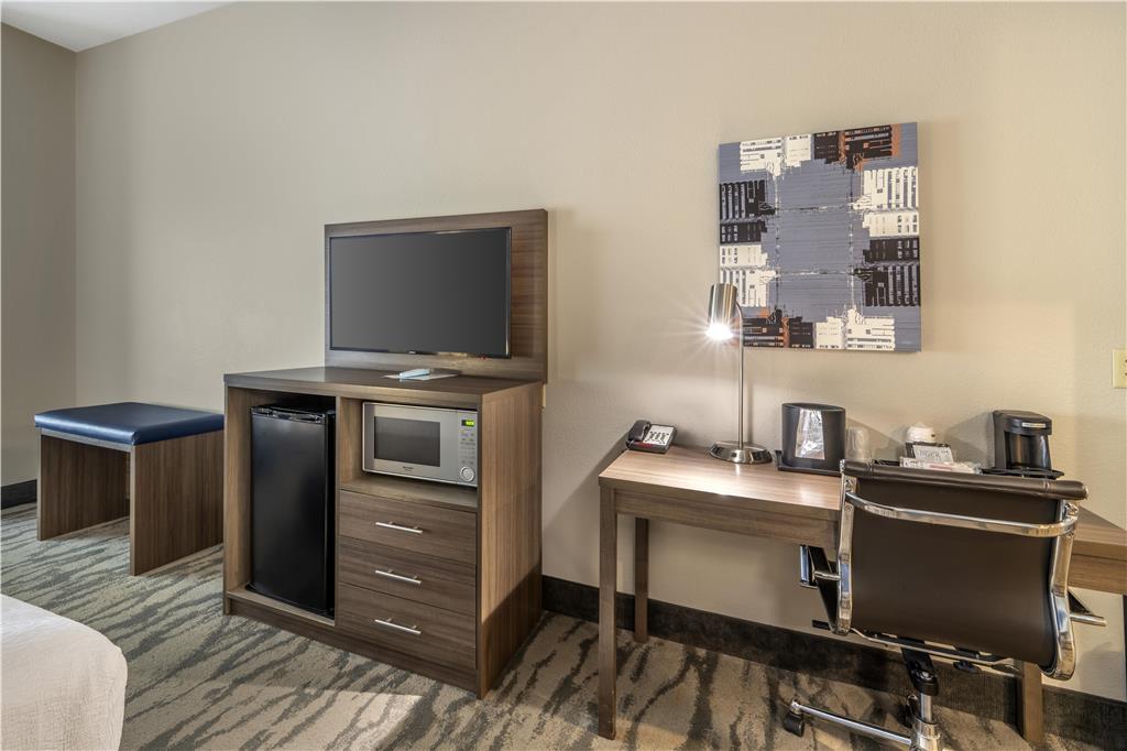 Best Western Plus Castlerock Inn & Suites - photo 21