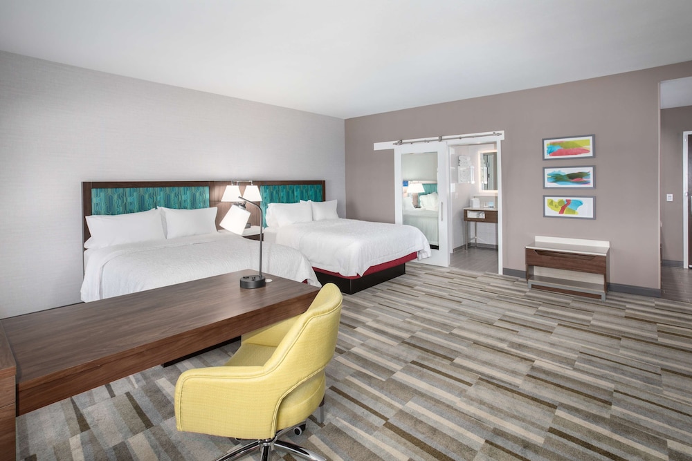 Hampton Inn & Suites Watsonville - photo 20