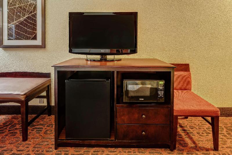 Hampton Inn Ashland - photo 54