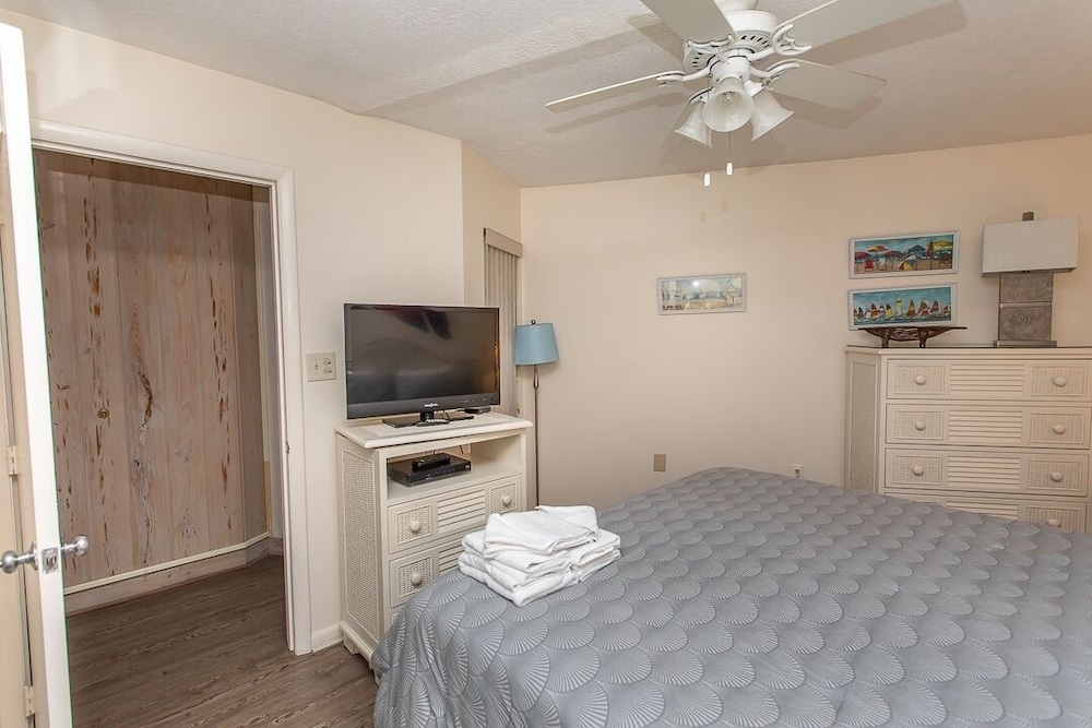 Royal Garden Resort 1406 2 Bedroom Condo by RedAwning - photo 4