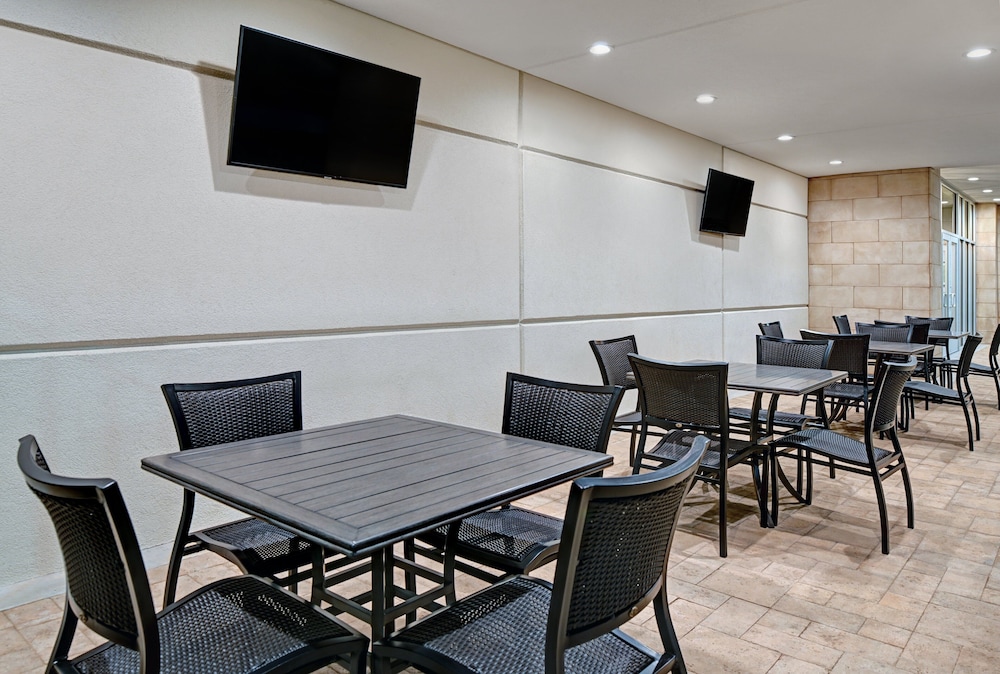 Holiday Inn Express & Suites Houston Memorial City Centre by IHG - photo 25