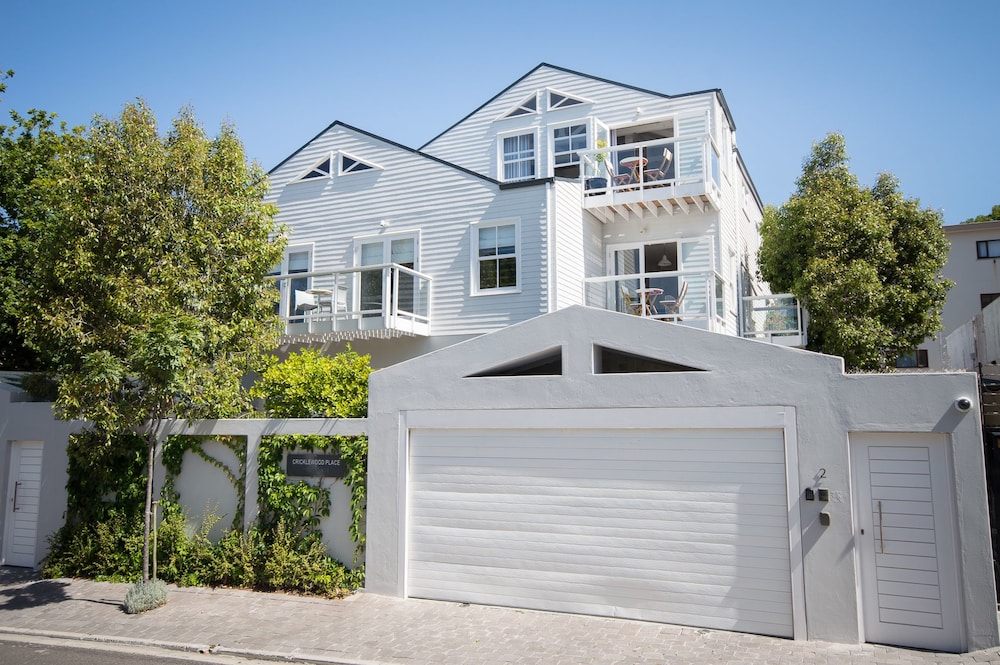 Cricklewood Place Luxury Holiday Homes