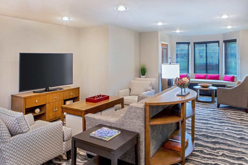 Staybridge Suites Charlottesville Airport by IHG - photo 32