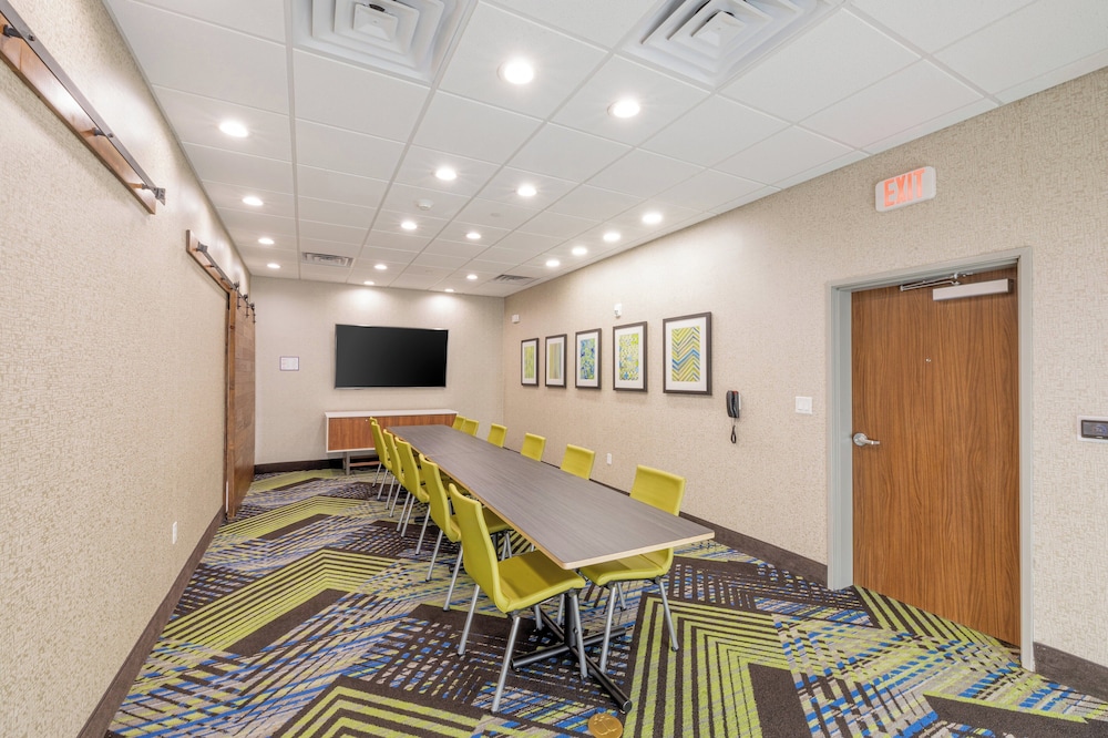 Holiday Inn Express & Suites Lindale Tyler by IHG - photo 35