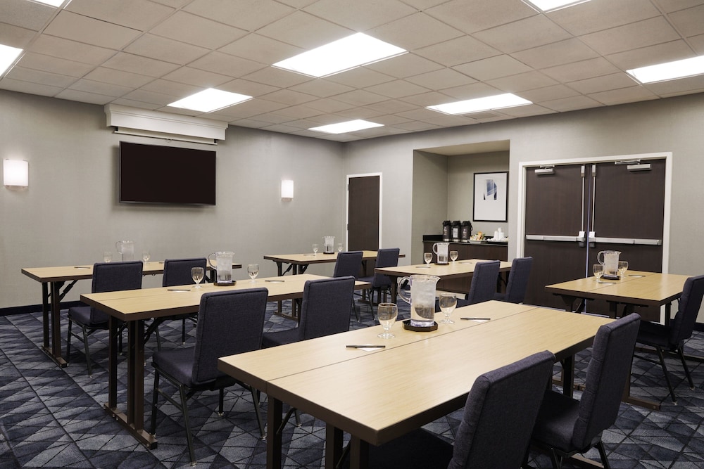 Courtyard by Marriott St. Louis Downtown West - photo 32