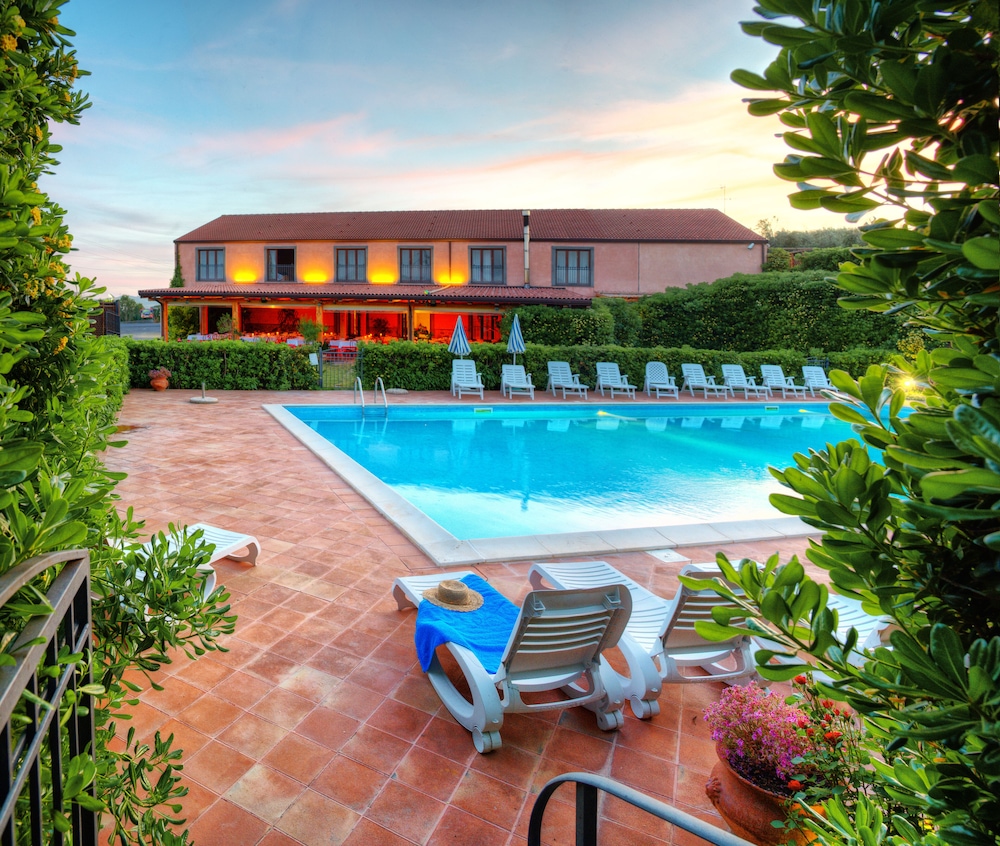Corte Aragonese — 4-Star Luxury Hotel in Santa Maria Di Licodia, Italy