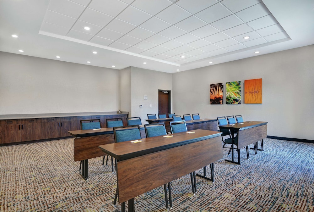 Hampton Inn & Suites Middleburg - photo 41