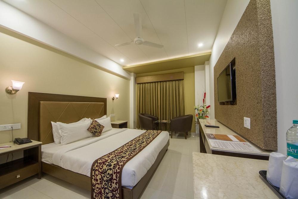 The Grand Vinayak Hotel — Ahmedabad