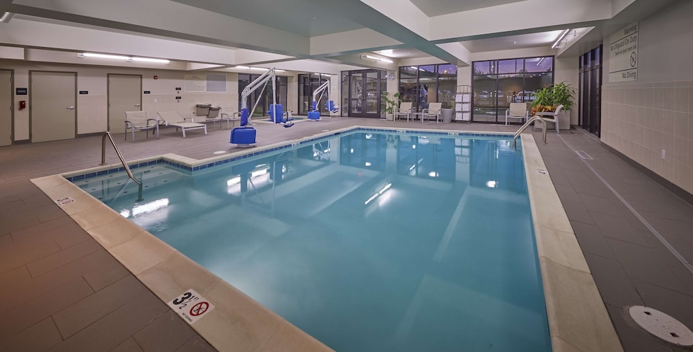 Hampton Inn & Suites Hood River - photo 20
