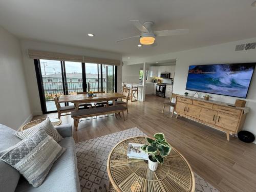 Modern Laguna Beach Duplex Prime Location — Laguna Beach