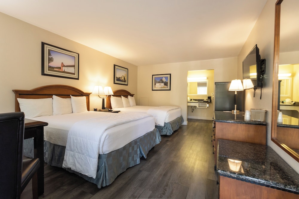 King Frederik Inn - carbon neutral hotel in Solvang