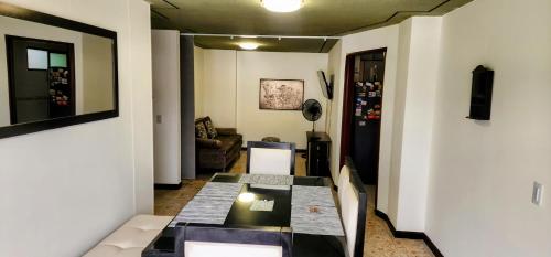 Lindo y Amplio apto al lado del parque del ingenio — 4-Star Luxury Hotel in Cali, Colombia