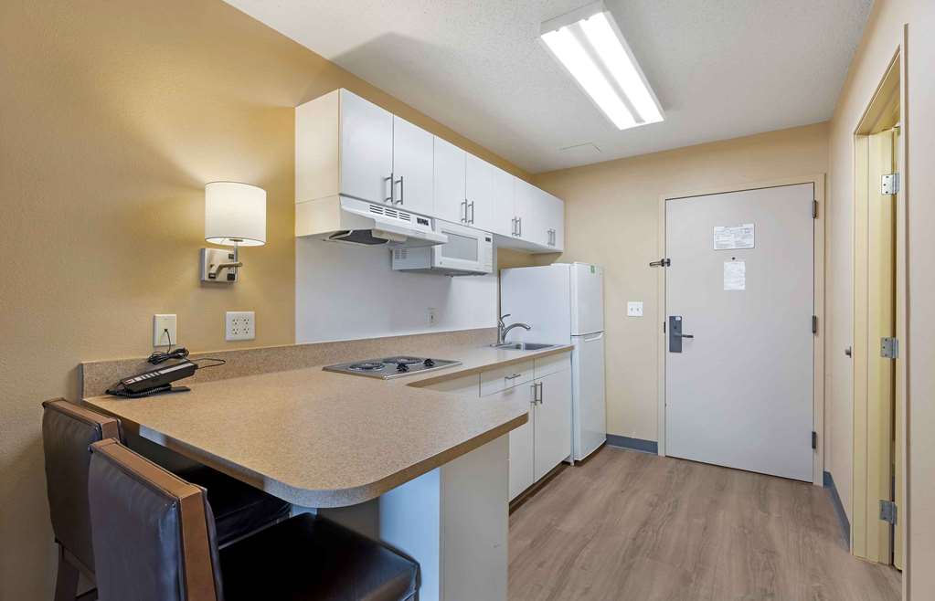 Extended Stay America Select Suites St. Louis Airport Central - photo 17