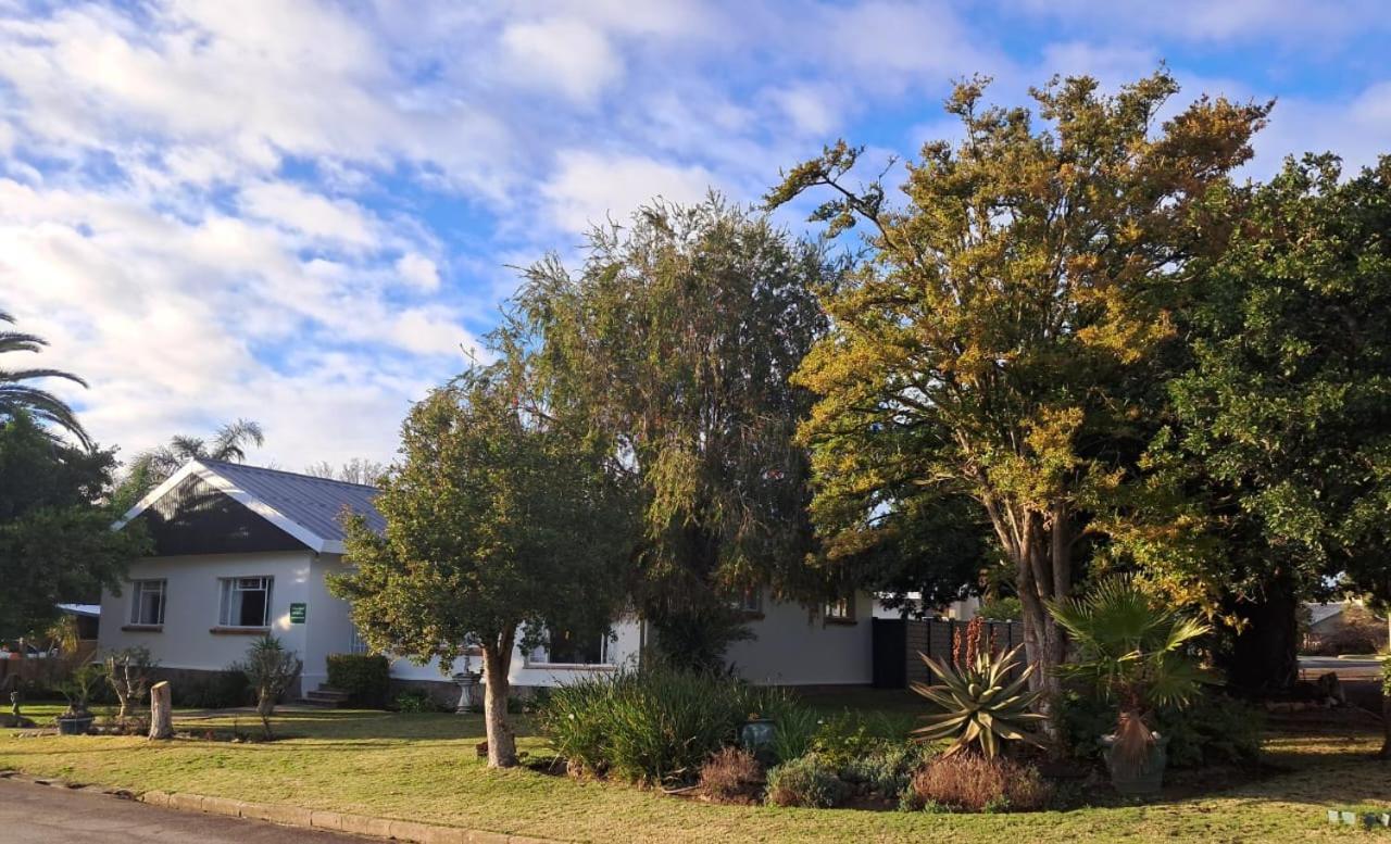 3 Pauw Street 8 guests in Riversdale, South Africa