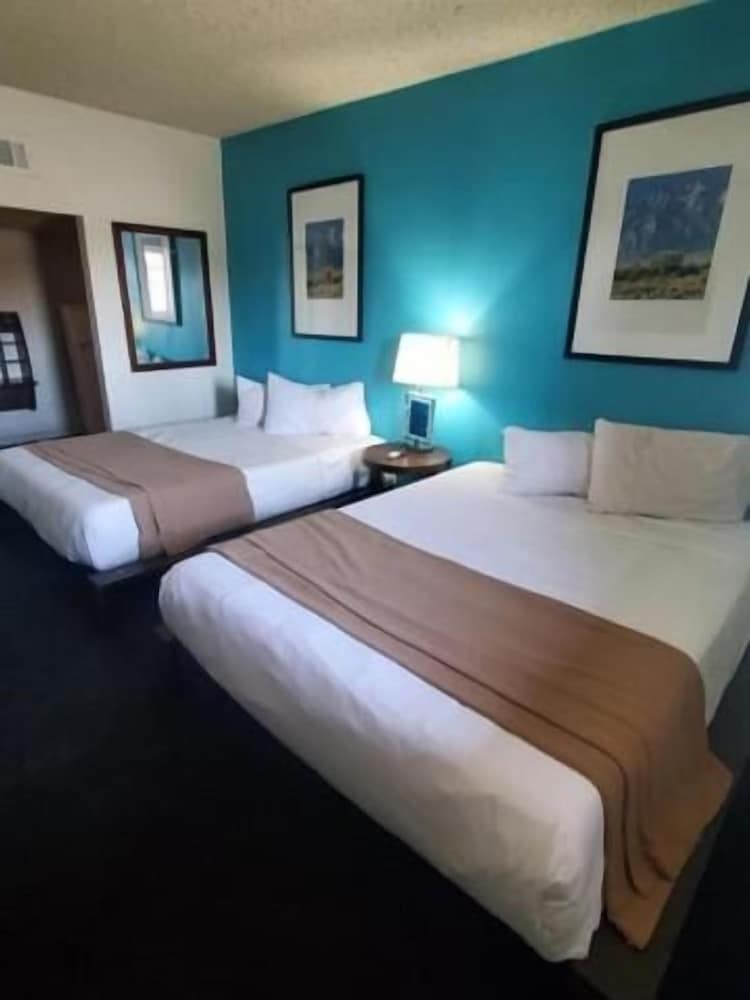 Desert Hills Motel - photo 11