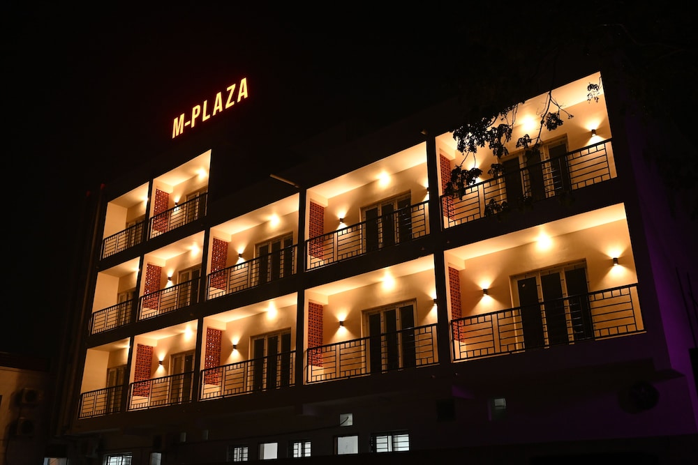 Hotel M Plaza Mandarmani — Contai