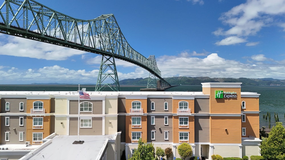 Holiday Inn Express & Suites Astoria by IHG — Astoria — photo 2