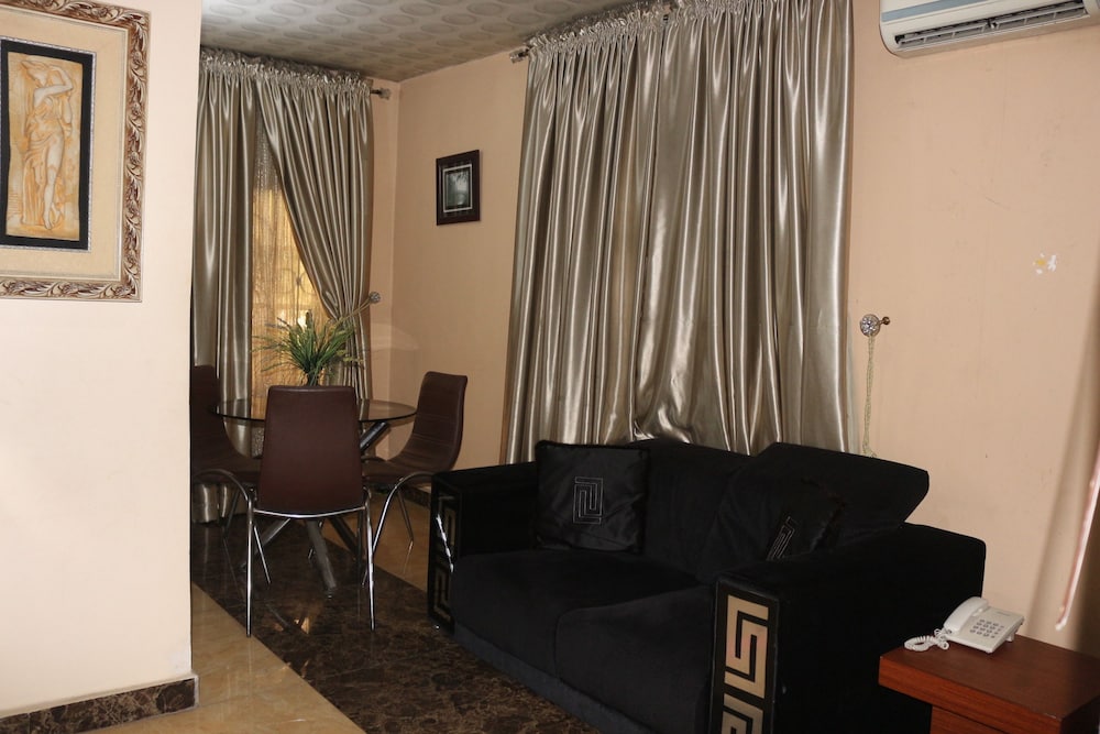 Albert Suites — Uyo — photo 5