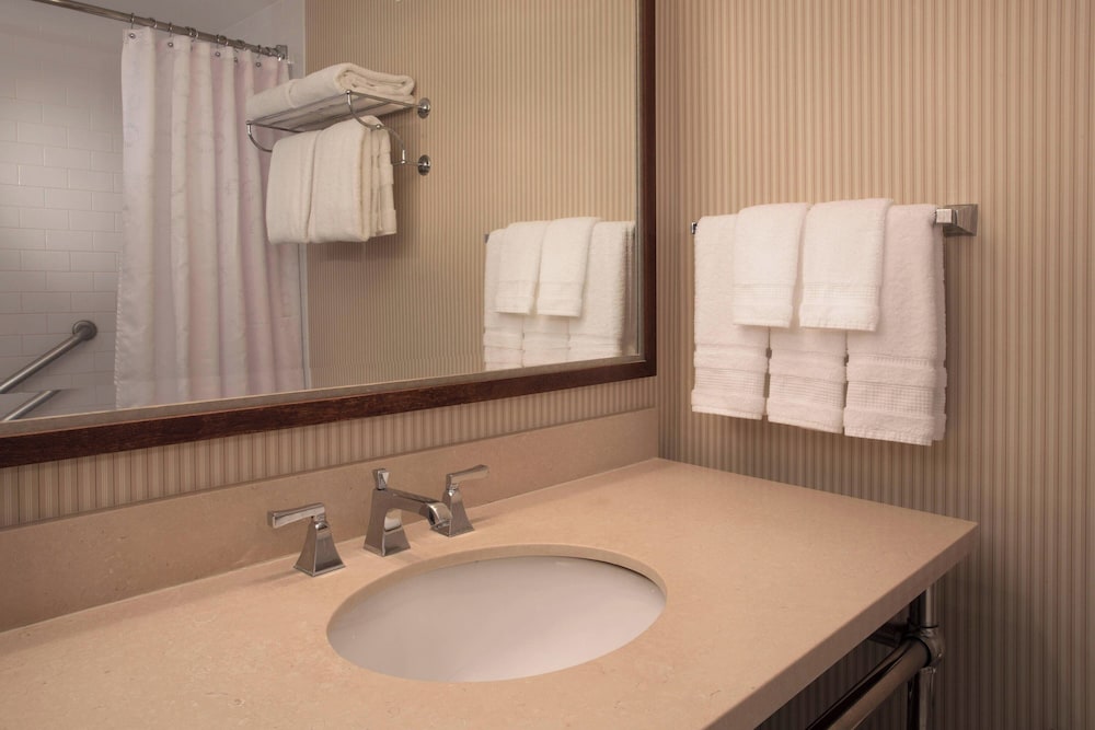 Sheraton Louisville Riverside by Marriott - photo 11