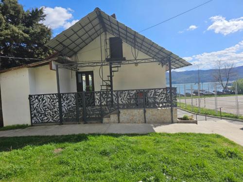 Casa Alba STr Crizantemelor 17 — 4-Star Luxury Hotel in Orsova, Romania