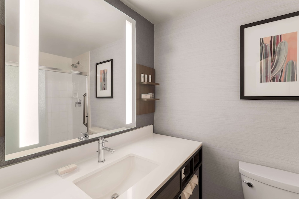 Hilton Garden Inn Reno - photo 33