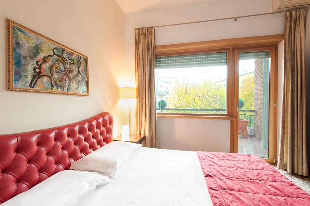 Hotel Piazza Marconi — 4-Star Luxury Hotel in Cassino, Italy