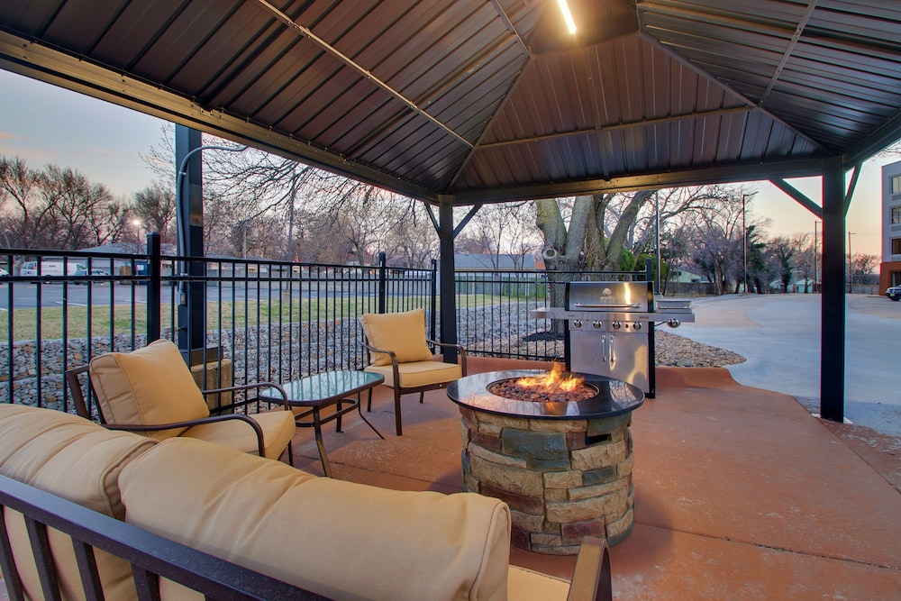 Candlewood Suites Wichita East by IHG - photo 34