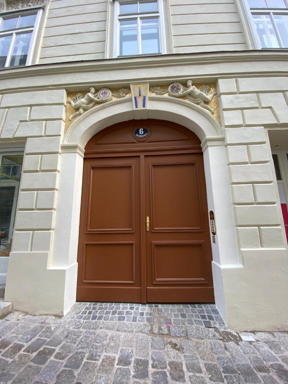 Vienna City Apartments Barnabitengasse — 4-Star Luxury Hotel in Vienna, Austria