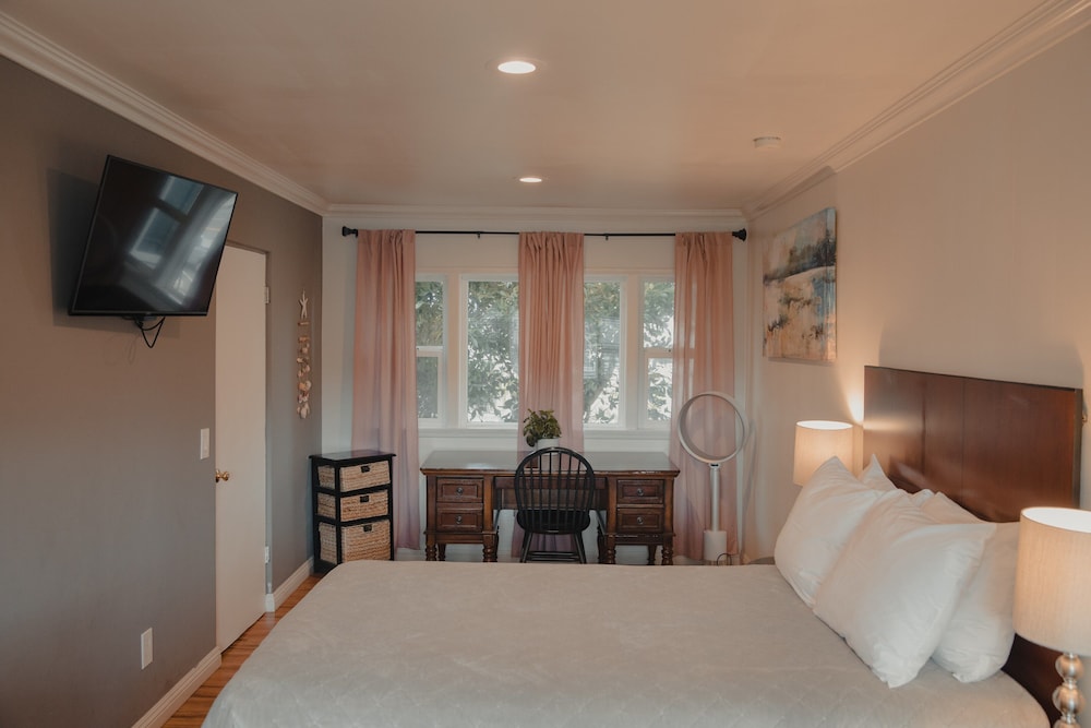 Laguna Cove Hotel - photo 37