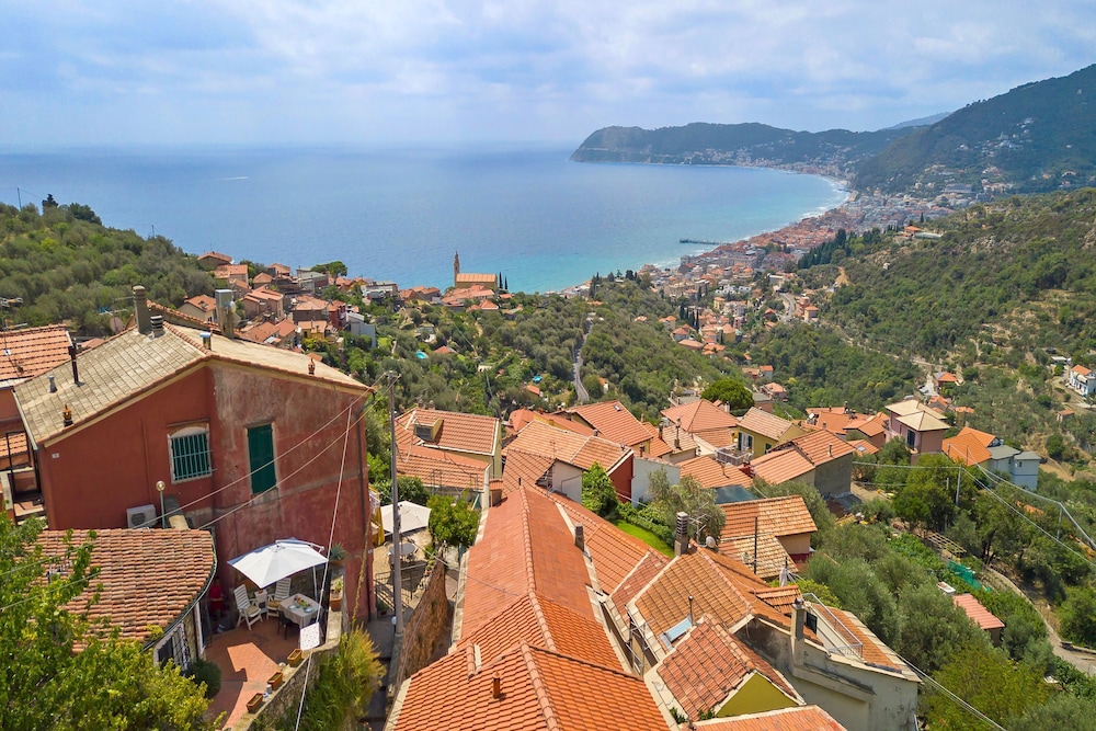 La Stalletta Hillside — 4-Star Luxury Hotel in Alassio, Italy