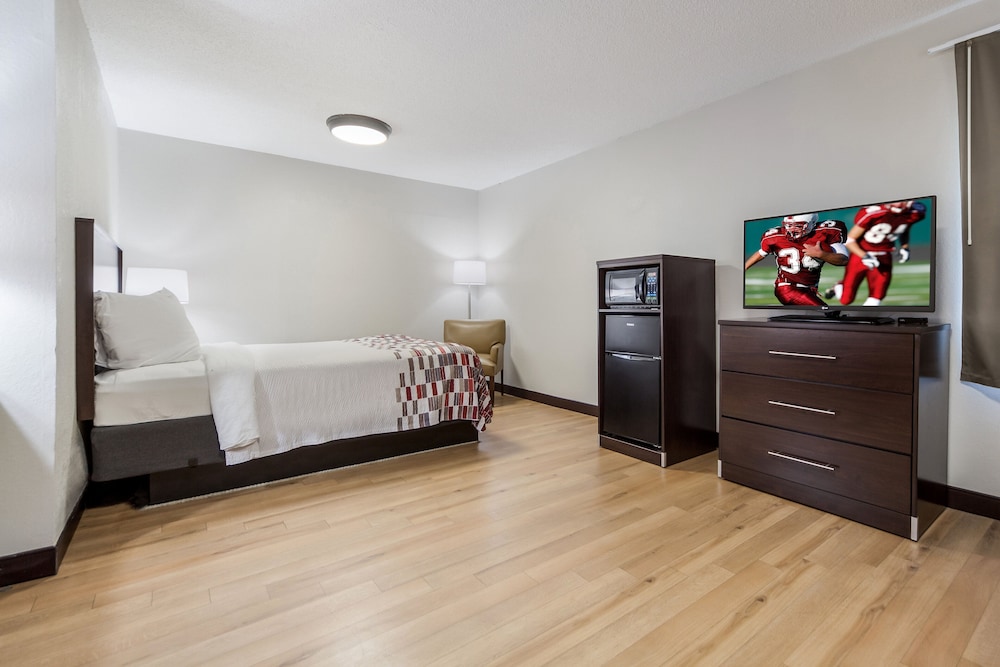 Red Roof Inn & Suites Omaha Council Bluffs - photo 11