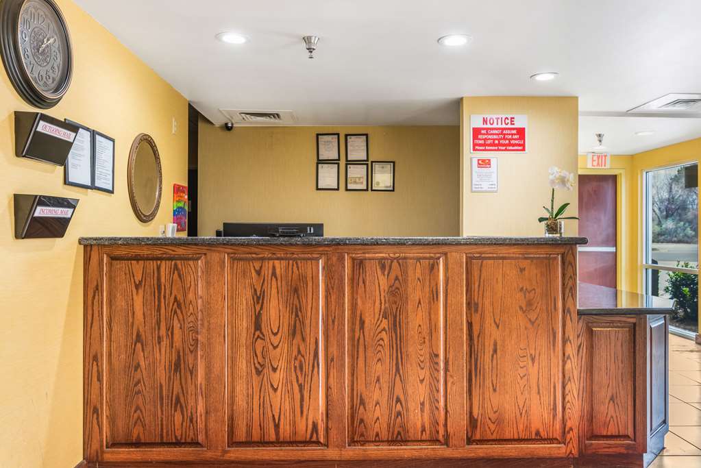 Econo Lodge Inn & Suites Pritchard Road North Little Rock - photo 9