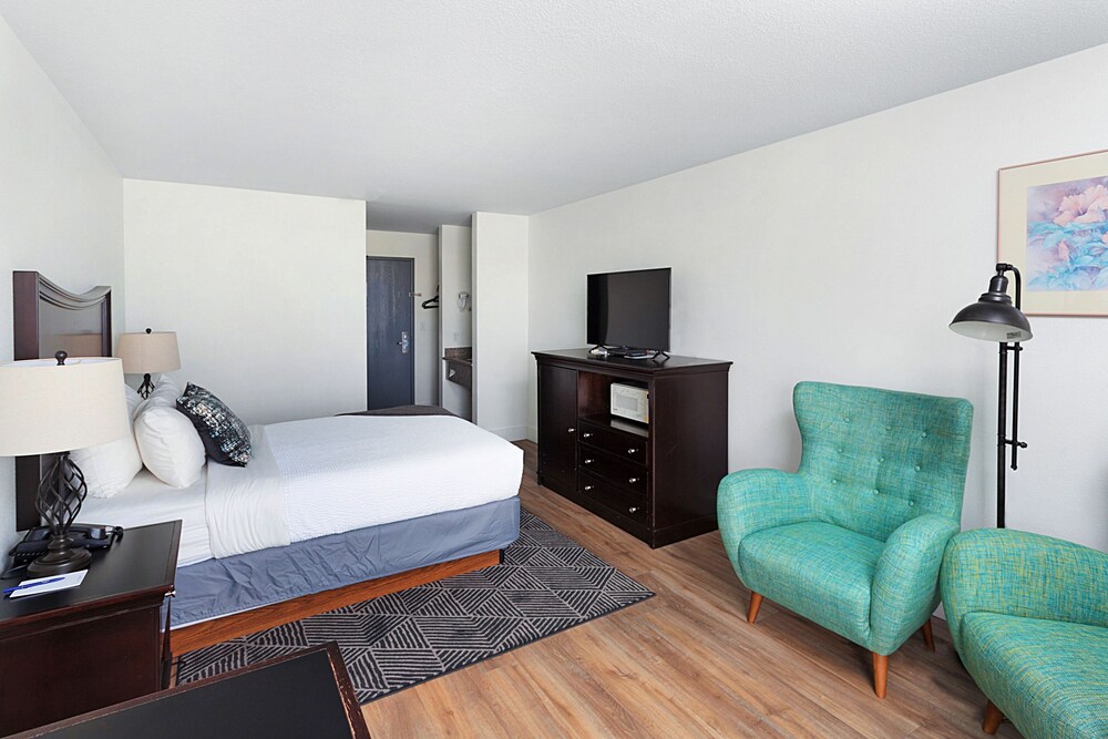 Inn at Lincoln City - photo 11